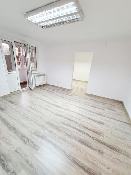 Balcescu, Universitate, inchiriere 2 camere pentru firma parter Sephora.