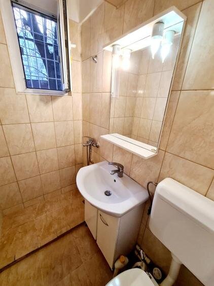 Balcescu, Universitate, inchiriere 2 camere pentru firma parter Sephora.